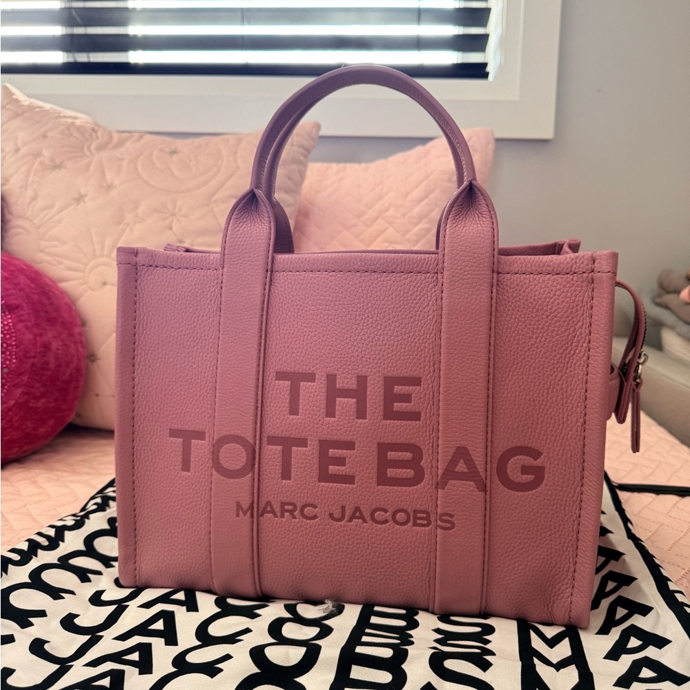 Marc Jacobs lilac  medium Tote Bag